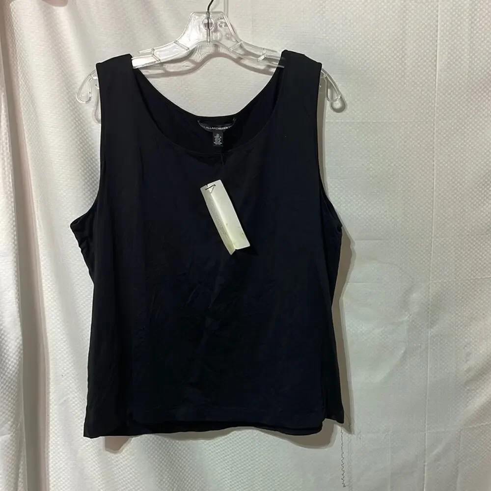 Linda Allard Ellen tracy 2x black scoop neck silk tank nwt perfect for layering
